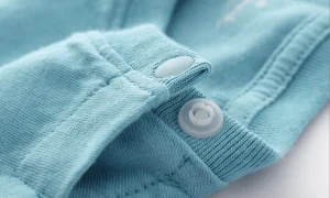 ベビー服や小物に最適な高品質プラスチックホックボタン「サンテナック」 