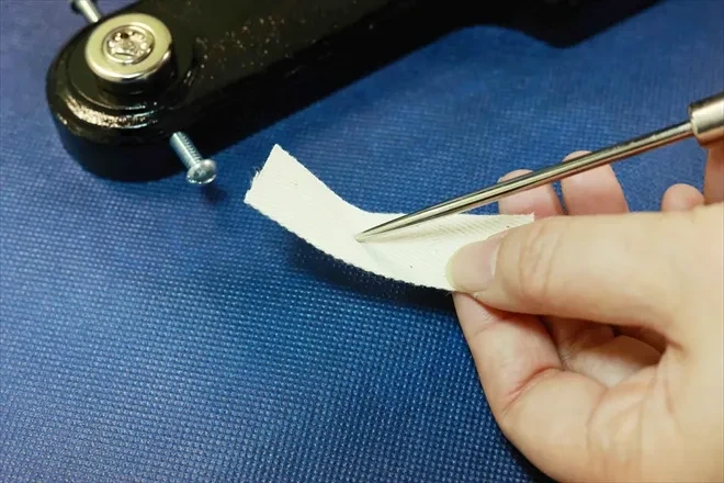 千枚通し　穴あけ